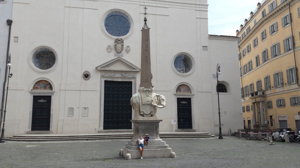 Piazza di Santa Maria Sopra Minerva during covid-19